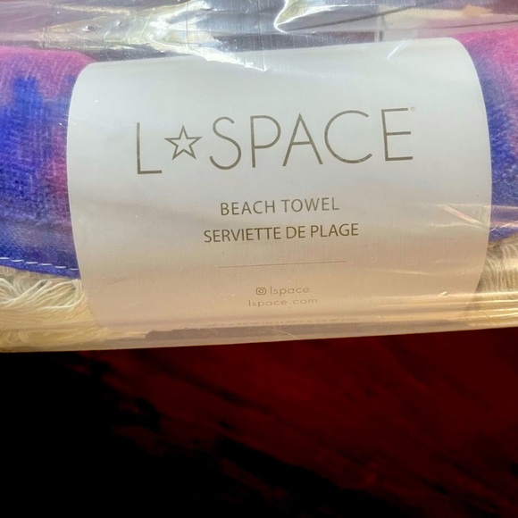L*SPACE tie dye towel - Picture 3 of 3